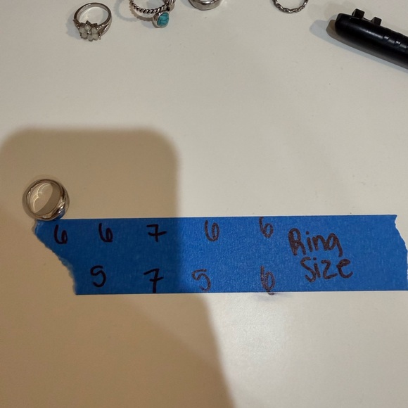 Amazon Essentials Silver Ring - Picture 3 of 3